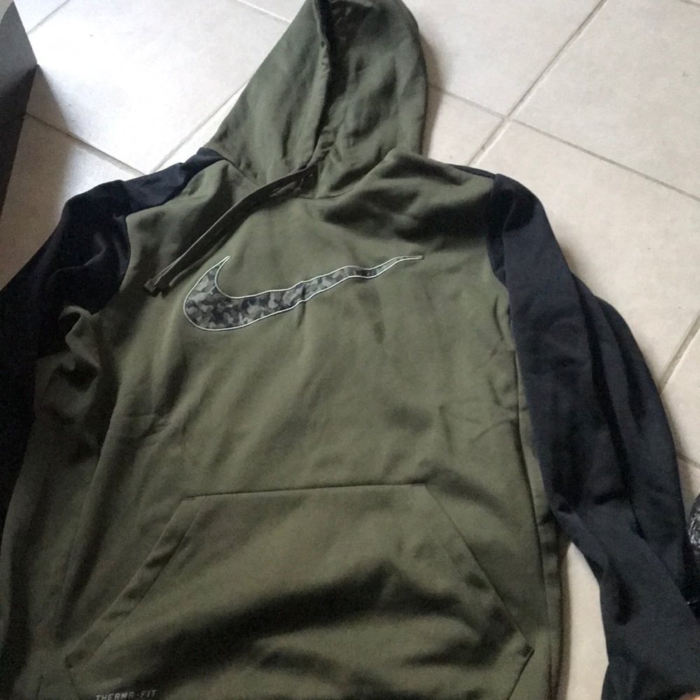 Nike thermal hoodie
